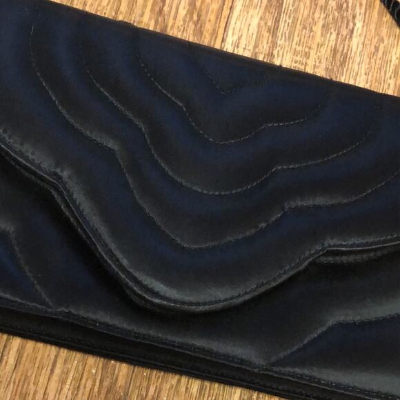 La Regale Black Quilted Envelope Clutch Purse - Picture 2 of 8